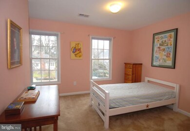 331 Grove Ave, Falls Church, VA 22046 - photo 6