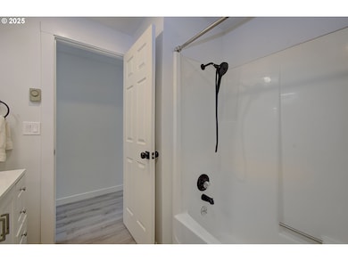 5611 NE 38th St, Vancouver, WA 98661 - photo 6