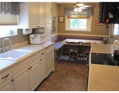 3111 Hampshire Rd, Erie, PA 16506 - photo 2