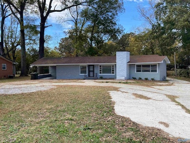 522 S Scott St, Scottsboro, AL 35768 - photo 2