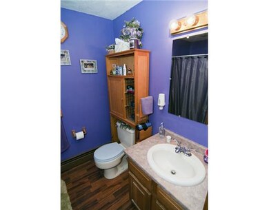 Bathroom. Full Bath w/Shower