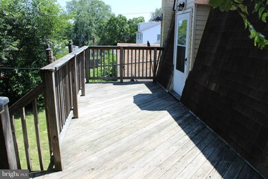 5729 Emilie Rd, Levittown, PA 19057 - photo 4