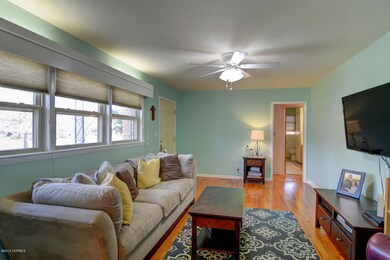 3518 Chalmers Dr Wilmington NC-large-007