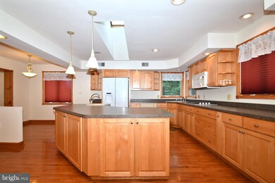 202 Sandhill Rd, Essex, MD 21221 - photo 4