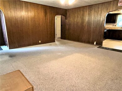 407 N Henrietta St, Effingham, IL 62401 - photo 5