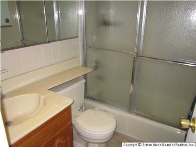 19 Donna Ct unit 6, Staten Island, NY 10314 - photo 7