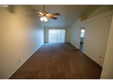 1284 Bramblewood Ln, Eugene, OR 97404 - photo 5