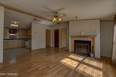 005_Living Room to Kitchen