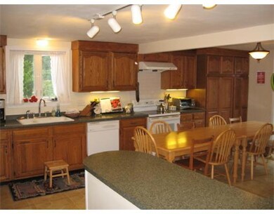 33 Stedman Ct, Wakefield, RI 02879 - photo 3