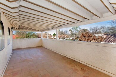 covered balcony/patio