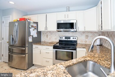 9209 Cardinal Forest Ln, Lorton, VA 22079 - photo 4