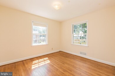 110 Chestnut St, Gaithersburg, MD 20877 - photo 5