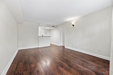 837 Wax Myrtle Ln, Houston, TX 77079 - photo 3