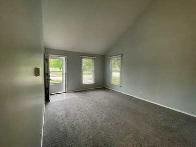 1010 Perry Dr, Algonquin, IL 60102 - photo 3