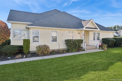 53 Goose Neck Ln unit 53, Riverhead, NY 11901 - photo 7