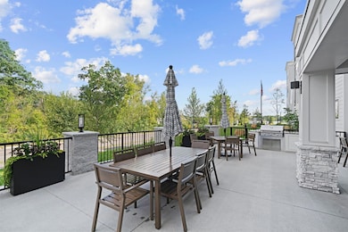 1875 E Shore Dr unit 302, Maplewood, MN 55109 - photo 4