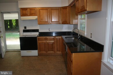 1850 Emmanuel Church Rd, Huntingtown, MD 20639 - photo 3