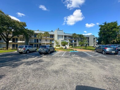 4838 Esedra Ct unit 203, Lake Worth, FL 33467 - photo 2