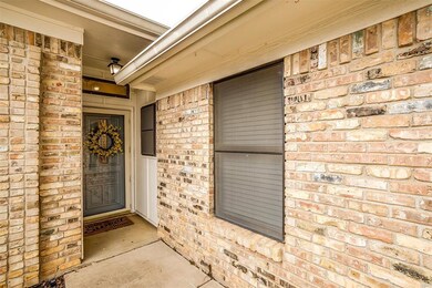 2077 Parkridge Dr, Hurst, TX 76054 - photo 3