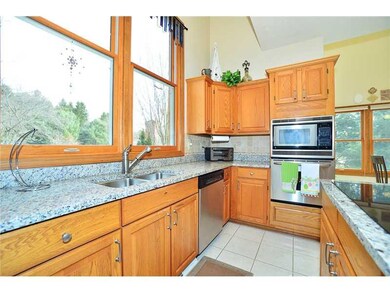 Kitchen. Gourmet Kitchen with Granite Counter Tops