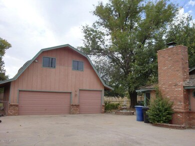 1125 - 6 Car Garage