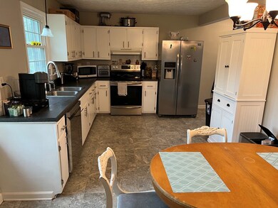 701 Pineridge Dr, Hopkinsville, KY 42240 - photo 3