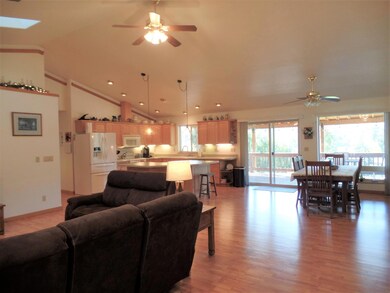 Kitchen & dining