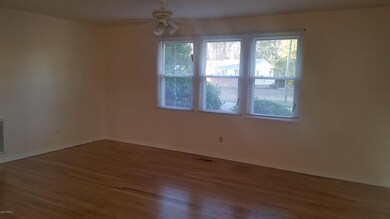 512 Delmar Rd, Jacksonville, NC 28540 - photo 2