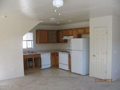 Black Canyon 4 Bed Kitchen