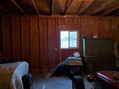 Garage/Workshop