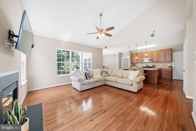 415 Bergenia Loop, Bear, DE 19701 - photo 2