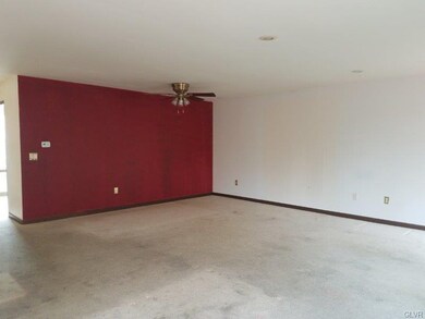 17 Jazz Cir, Whitehall, PA 18052 - photo 4