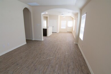 1609 Bobolink, Ennis, TX 75119 - photo 4