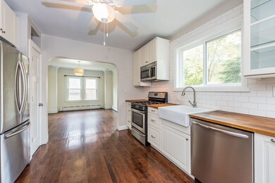 1524 N Jackson St, Waukegan, IL 60085 - photo 3