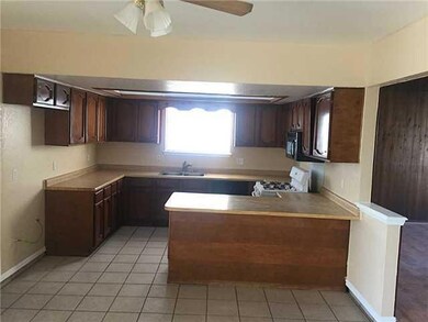 1720 Ron Cerrudo St, El Paso, TX 79936 - photo 5