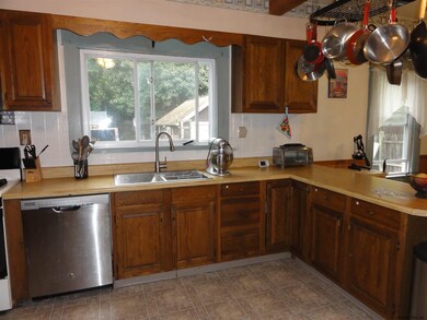 5 Cuthbert St, Schenectady, NY 12302 - photo 4