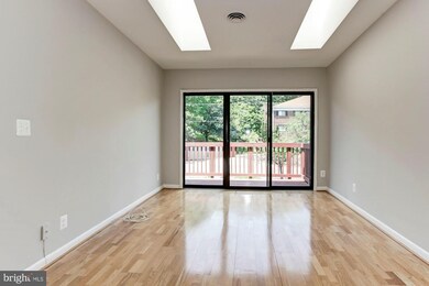 203 Skyhill Rd unit 10, Alexandria, VA 22314 - photo 4