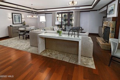 four_seasons_5101_living_2