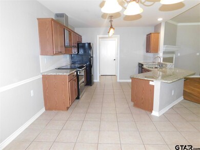421 421 W Cumberland Rd unit 204, Tyler, TX 75703 - photo 5