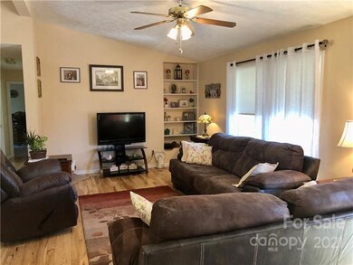 16 Countryside Dr, Hendersonville, NC 28792 - photo 4