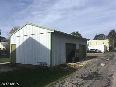 329 Washington St, Chambersburg, PA 17201 - photo 3