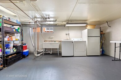 233 S Chandler Ave, Elmhurst, IL 60126 - photo 2