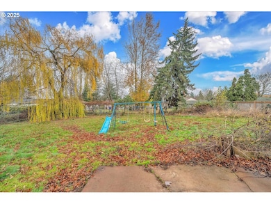 1550 SE 4th St, Gresham, OR 97080 - photo 5