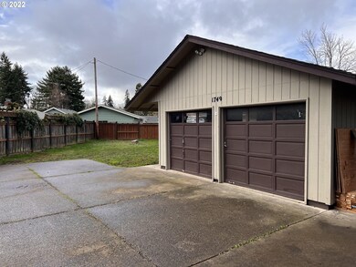 1749 Cal Young Rd, Eugene, OR 97401 - photo 3