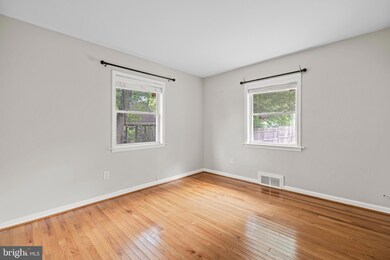 6623 Cavalier Dr, Alexandria, VA 22307 - photo 7