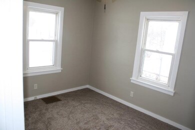 2123 W High St, Davenport, IA 52804 - photo 3
