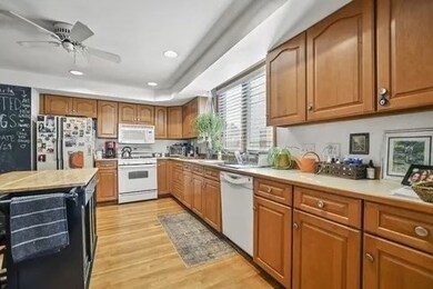 25 Berkshire Rd unit 27, Waltham, MA 02453 - photo 2