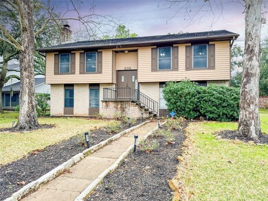 202 Pecan Valley Ct, Friendswood, TX 77546 - photo 2