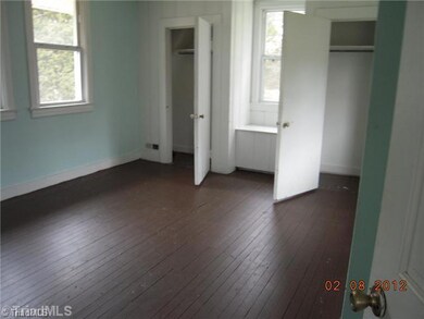 1st Bedroom.