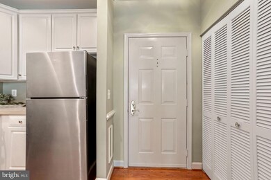 1321 N Adams Ct unit 205, Arlington, VA 22201 - photo 6